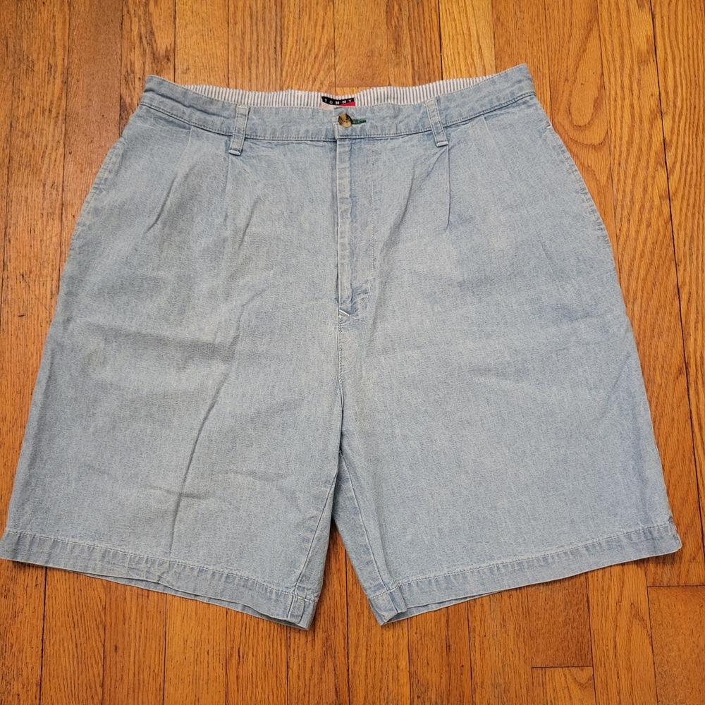 Tommy Hilfiger 34 Jean Shorts Light Blue Pleated Vintage 90s Relaxed High Waist